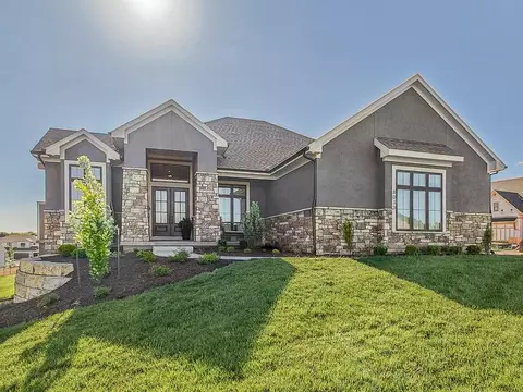 8013 Millridge St, Shawnee, KS 66220