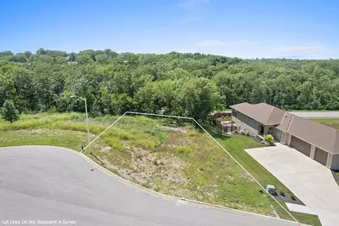 12204 Walnut St, Kansas City, MO 64146