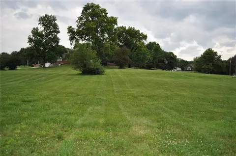 4311 Hidden Valley Dr, Saint Joseph, MO 64506
