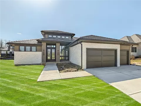 6101 NW 58th St, Kansas City, MO 64151