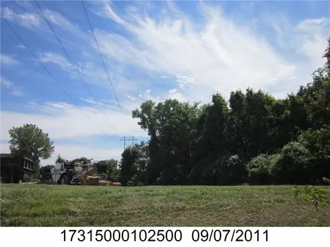 1409 NE Russell Rd, Kansas City, MO 64116