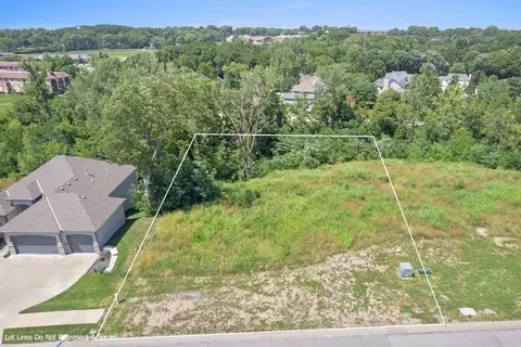 12 E 122nd St, Kansas City, MO 64145