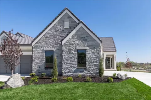 13709 Pembroke Ln, Leawood, KS 66224