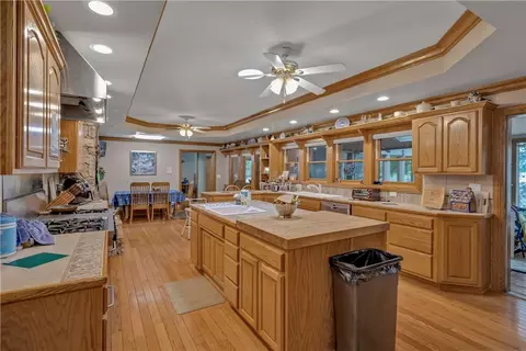 Kitchen - 731 NW 35th Ln, Lamar, MO 64759 photo 1 of 5
