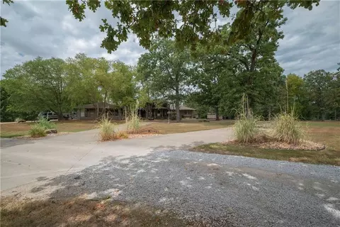 Exterior - 731 NW 35th Ln, Lamar, MO 64759 photo 5 of 29