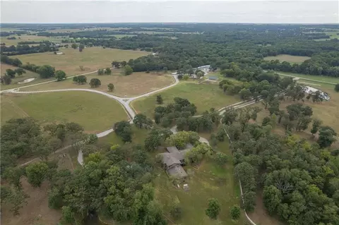 View/Area - 731 NW 35th Ln, Lamar, MO 64759 photo 9 of 12