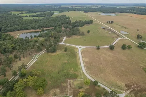 View/Area - 731 NW 35th Ln, Lamar, MO 64759 photo 4 of 12