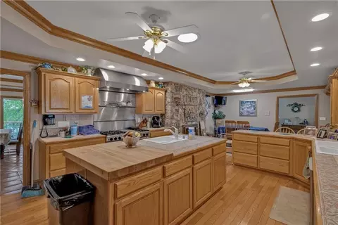 Kitchen - 731 NW 35th Ln, Lamar, MO 64759 photo 2 of 5
