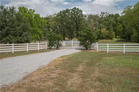 Exterior - 731 NW 35th Ln, Lamar, MO 64759 photo 2 of 29
