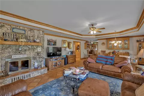 Living - 731 NW 35th Ln, Lamar, MO 64759 photo 2 of 4