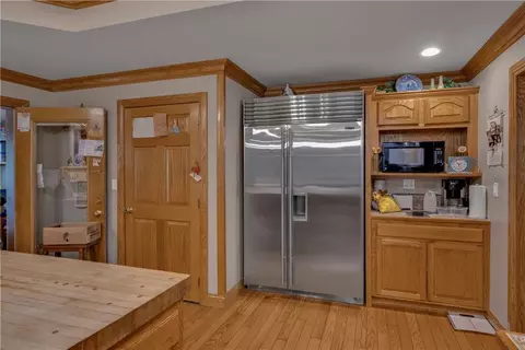 Kitchen - 731 NW 35th Ln, Lamar, MO 64759 photo 4 of 5