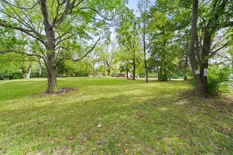 7341 Cleveland Ave, Kansas City, MO 64132