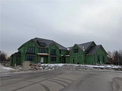 10115 N Kansas Ct, Kansas City, MO 64155