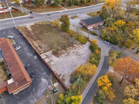 10305 E Us 40 Hwy, Independence, MO 64055 photo 5