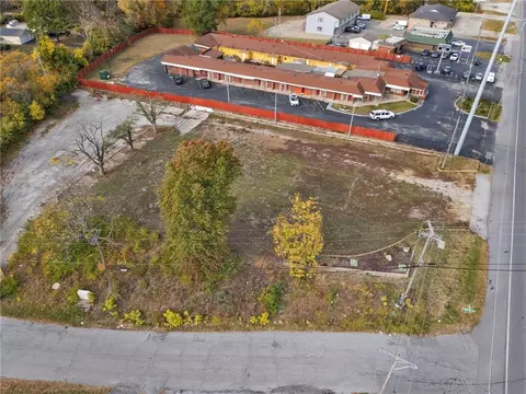 10305 E Us 40 Hwy, Independence, MO 64055 photo 4