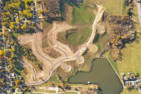 8 Cobb Cir, Odessa, MO 64076