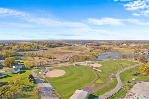17 Lake View Rd, Odessa, MO 64076