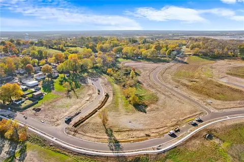 25 Lake View Rd, Odessa, MO 64076