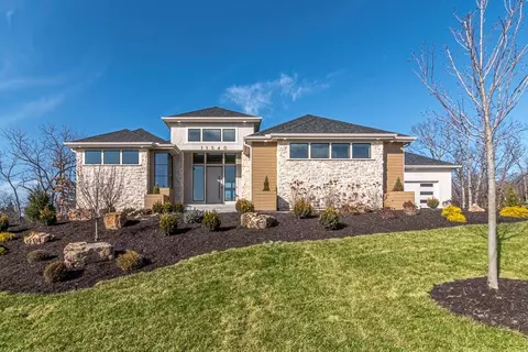 11540 S Deer Ridge Dr, Olathe, KS 66061