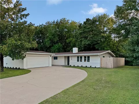 108 Catalpa St, Coffeyville, KS 67337