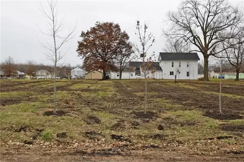 502 Pennsylvania Ave, East Lynne, MO 64743