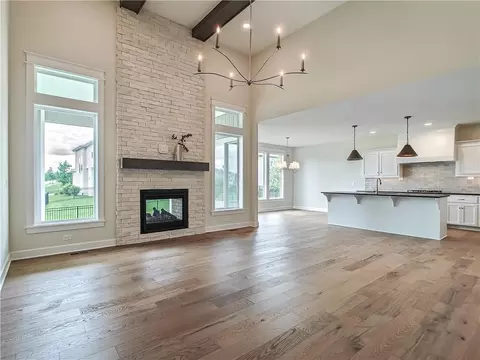 18336 Monrovia St, Overland Park, KS 66013