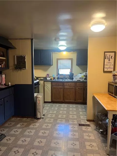 202 W Perry St, Arma, KS 66712 photo 5