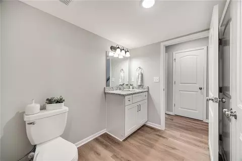 Bath - 508 Foxglove Ln, Raymore, MO 64083 photo 4 of 4