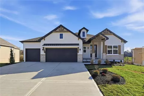 2123 NW Killarney Ln, Lees Summit, MO 64081