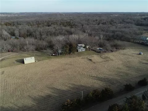 30405 Oak Grove Rd, Paola, KS 66071