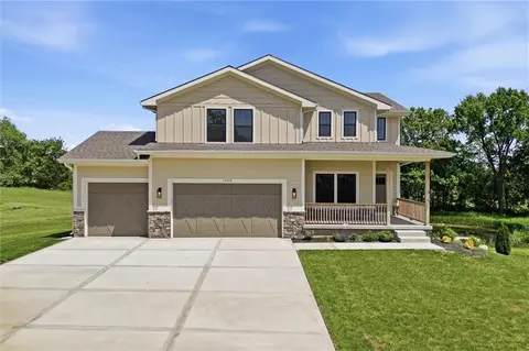 13413 Oakridge Dr, Kearney, MO 64060