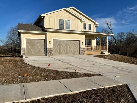 13413 Oakridge Dr, Kearney, MO 64060