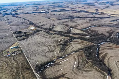 00000 Kingfisher Rd, Hiawatha, KS 66434