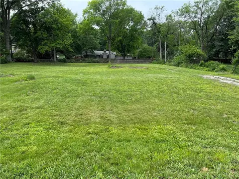 10040 Mission Rd, Overland Park, KS 66207
