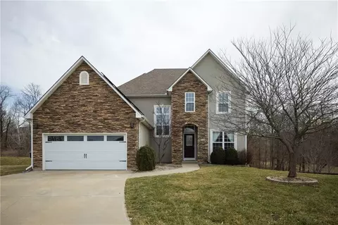 629 Oakmont Dr, Warrensburg, MO 64093