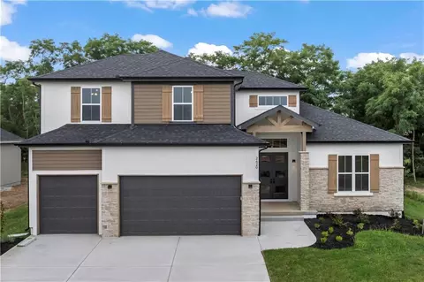 2620 NE Woodland Oak Dr, Lees Summit, MO 64086
