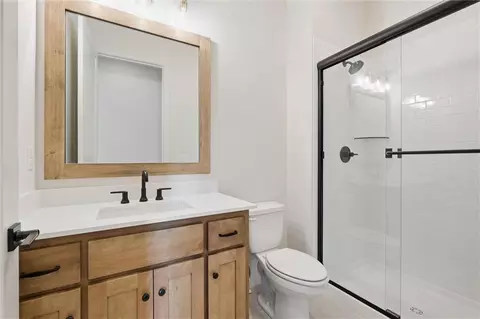Bath - 22005 W 99th Ter, Lenexa, KS 66220 photo 4 of 6
