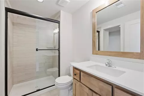 Bath - 22005 W 99th Ter, Lenexa, KS 66220 photo 6 of 6