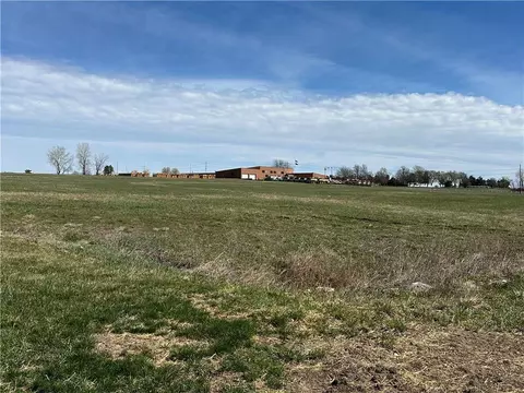 1302 Heatherwood Dr, Paola, KS 66071