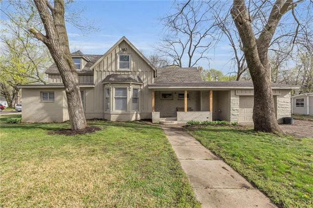 633 S Willow St, Ottawa, KS 66067 | MLS# 2539741 | 29 Photos - Movoto