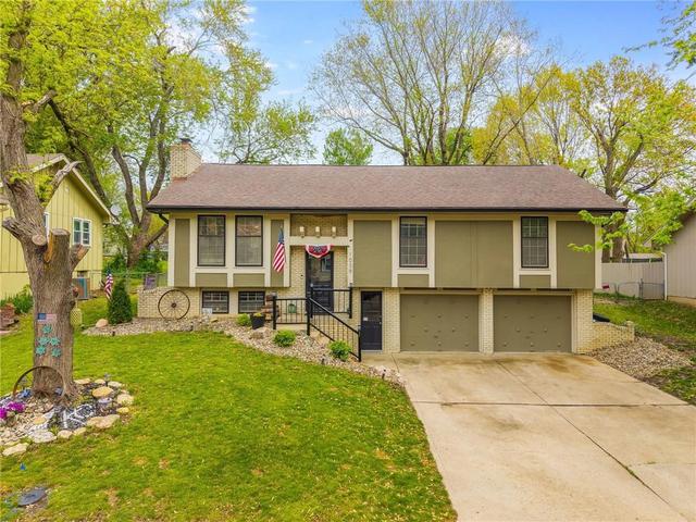 1039 Essex St, Liberty, MO 64068 | MLS# 2541063 | 36 Photos - Movoto