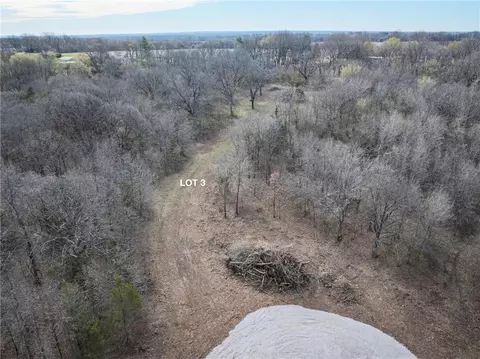 1521 S Buckner Tarsney Rd, Buckner, MO 64016