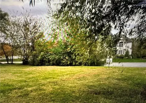 6201 NE Upper Wood Rd, Lees Summit, MO 64064
