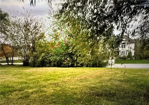 6201 NE Upper Wood Rd, Lees Summit, MO 64064