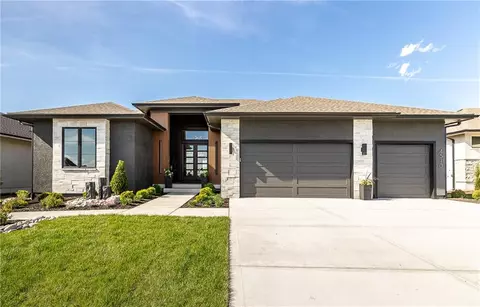 4603 W 136th St, Leawood, KS 66224