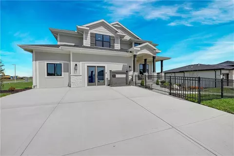 15412 W 161st Ter, Olathe, KS 66062