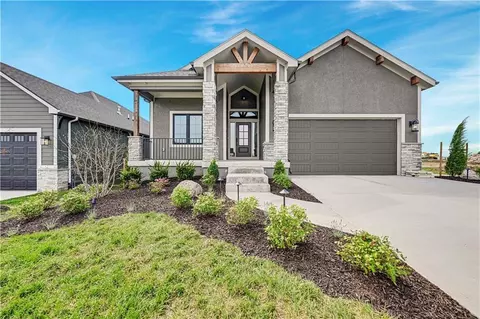 15447 W 161st St, Olathe, KS 66062
