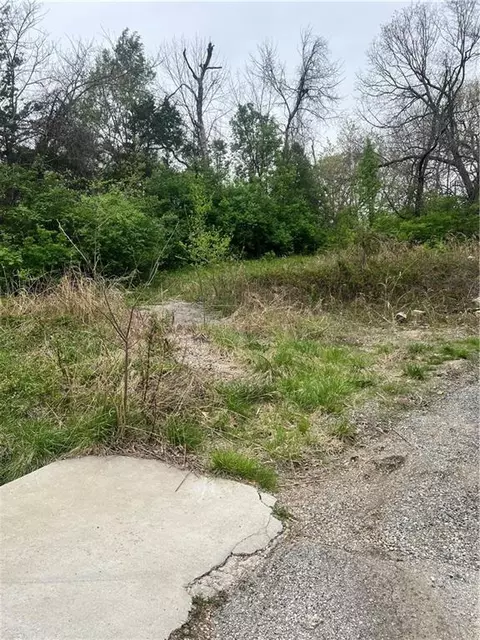 40 A St, Lees Summit, MO 64086