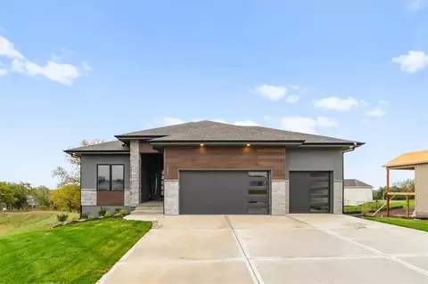 14511 S Dawson St, Olathe, KS 66061