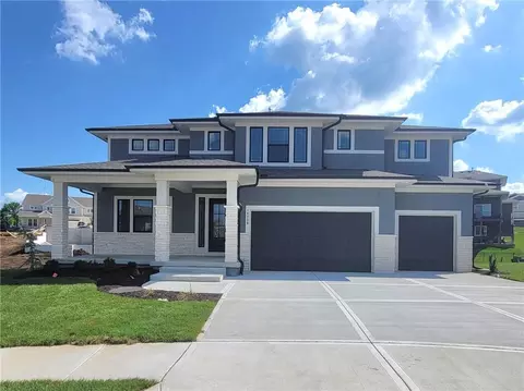 18236 Oakmont St, Overland Park, KS 66013